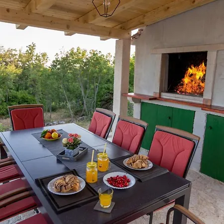 Luxury Paloma Blanca With Heated Pool