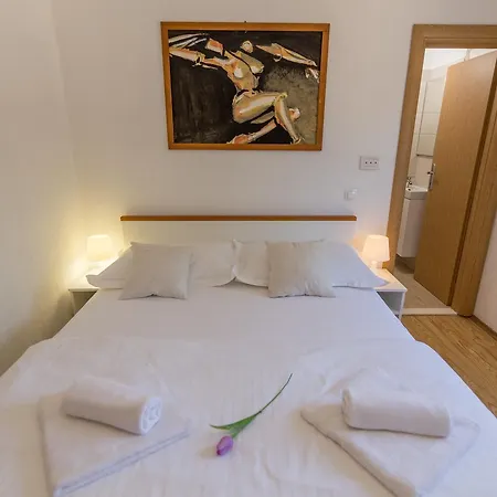 Luxury Paloma Blanca With Heated Pool Villa Lovrec