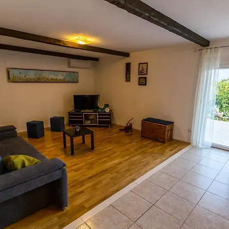 Luxury Paloma Blanca With Heated Pool