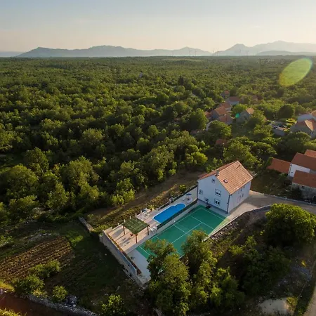 Luxury Paloma Blanca With Heated Pool