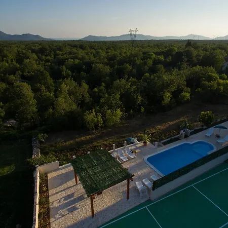 Luxury Paloma Blanca With Heated Pool *