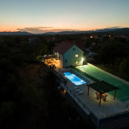 Luxury Paloma Blanca With Heated Pool *