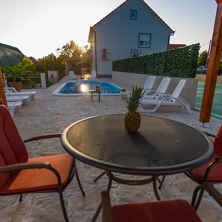 Luxury Paloma Blanca With Heated Pool *