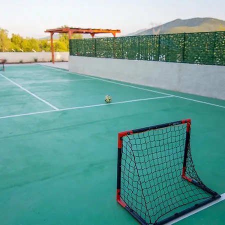 Luxury Paloma Blanca With Heated Pool