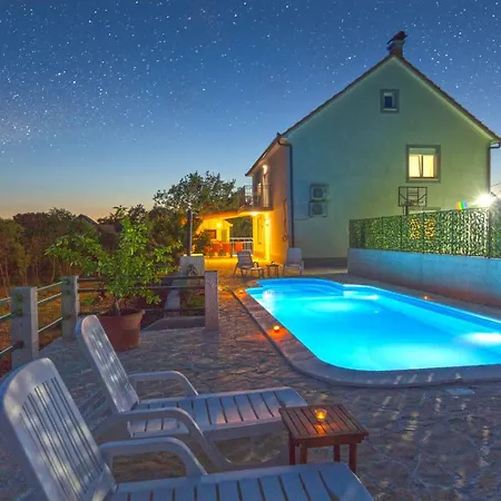 Luxury Paloma Blanca With Heated Pool *