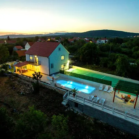 Vila Luxury Paloma Blanca With Heated Pool Lovrec