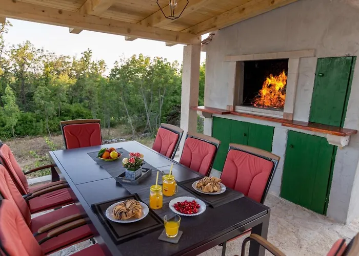 Luxury Paloma Blanca With Heated Pool