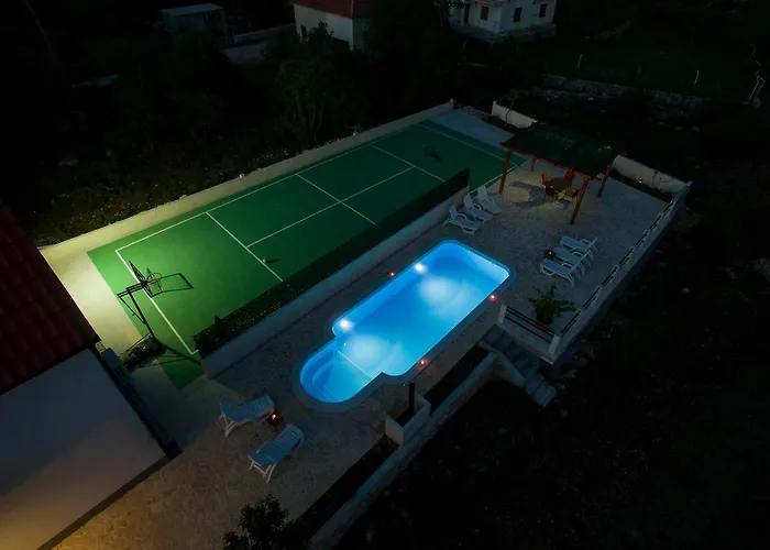 Luxury Paloma Blanca With Heated Pool 别墅 Lovreć