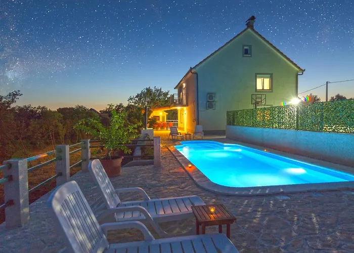 Luxury Paloma Blanca With Heated Pool *